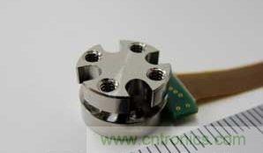 圖題:可定量測(cè)定三個(gè)軸方向受力的傳感器