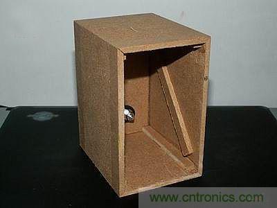 焊接完畢，背面