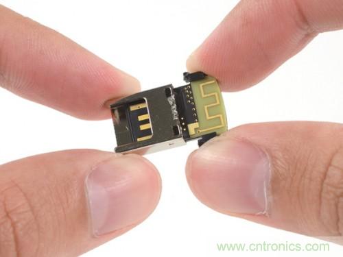 很漂亮的小東西，金屬的USB插頭