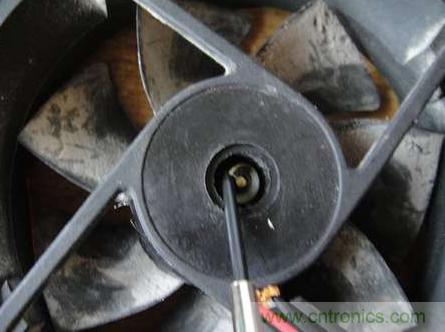 想減少電費(fèi)嗎？DIY一個(gè)迷你風(fēng)力發(fā)電機(jī)吧