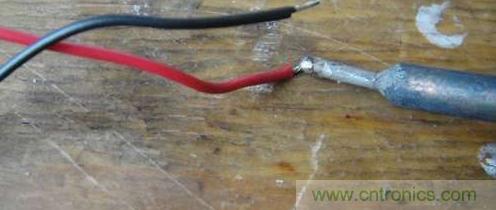 想減少電費(fèi)嗎？DIY一個(gè)迷你風(fēng)力發(fā)電機(jī)吧