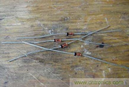 想減少電費(fèi)嗎？DIY一個(gè)迷你風(fēng)力發(fā)電機(jī)吧