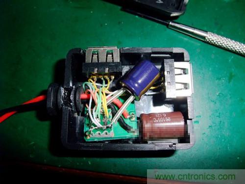 DIY：自制安全高效車(chē)用手機(jī)充電器