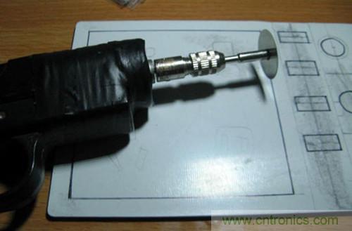 可調(diào)電源DIY：打孔，開槽