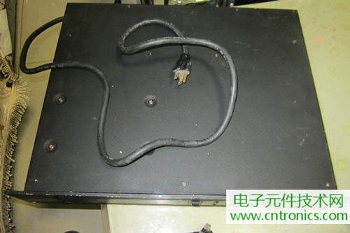 用料很給力！專業(yè)后級(jí)功放美國(guó)高峰FA1201拆解