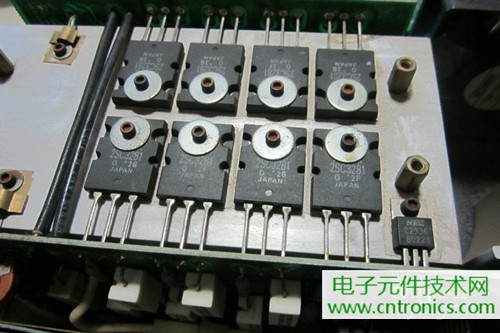 用料很給力！專業(yè)后級(jí)功放美國(guó)高峰FA1201拆解