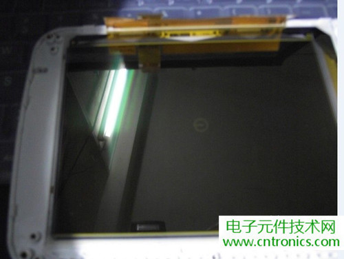 探秘電子紙！一款電紙書的電子墨水屏拆解