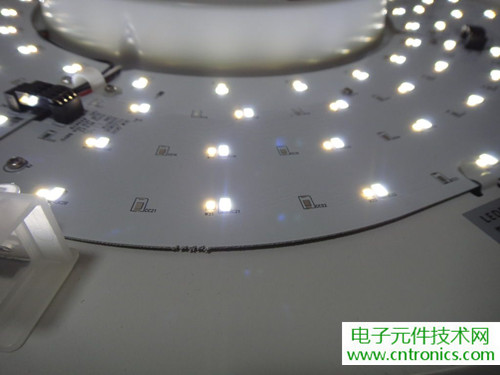 高端大氣上檔次！智能遙控調(diào)光LED吸頂燈拆解