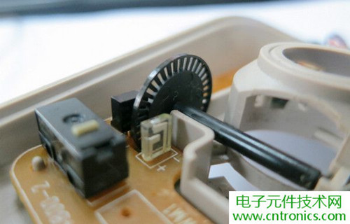 殿堂級(jí)機(jī)械鼠標(biāo)拆解：嘆精致做工！