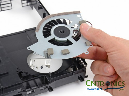 游戲機(jī)內(nèi)部的秘密:逆天級(jí)拆解索尼 PALY STATION 4!