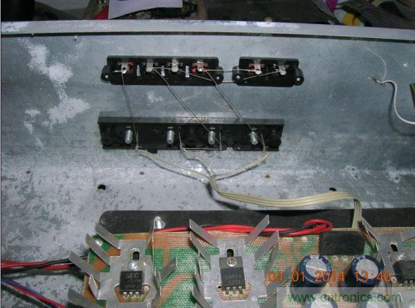 巧奪天工！大神利用山寨功放為高性價(jià)比逆變器"穿新衣"