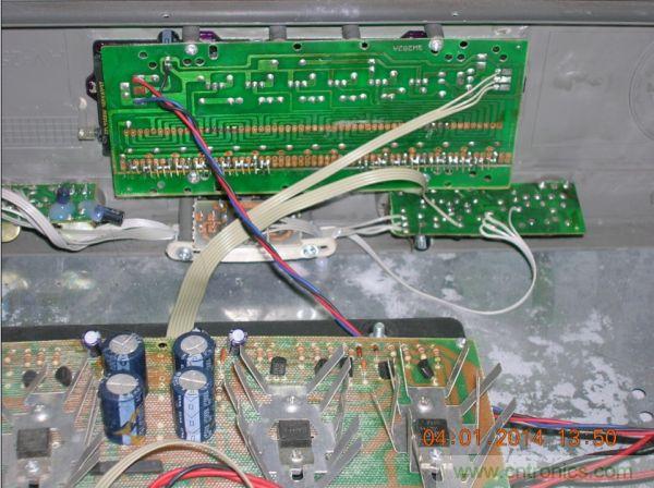 巧奪天工！大神利用山寨功放為高性價(jià)比逆變器"穿新衣"