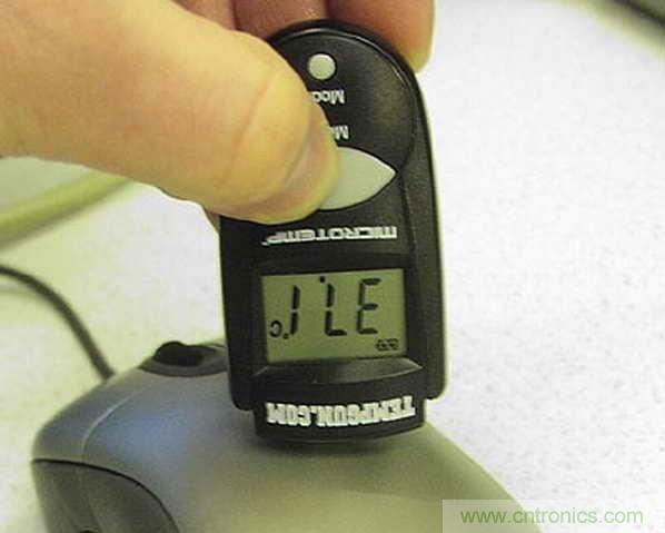 再測一下鼠標表面，37.1攝氏度