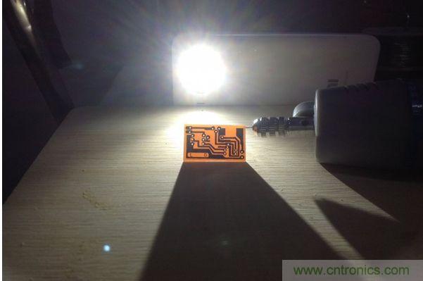 最細鉆頭，透光檢查