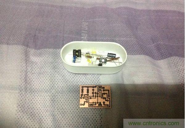 轉印、刮焊盤、備元件準備焊接