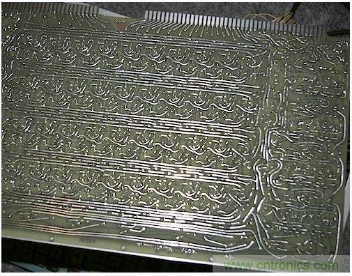 經(jīng)典懷舊拆解！歷史彌留的可編程科學計算器 from 1966