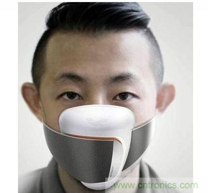 Frog Design 開發(fā)了一款可搭配手機應用程序使用的智能口罩概念原型，內建粒子傳感器，能警告使用者何時該戴上口罩