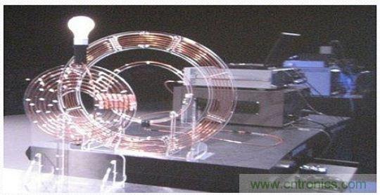 預(yù)言：無(wú)線電力傳輸或?qū)⒏淖兾磥?lái)世界？