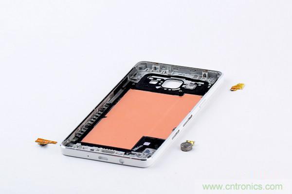 拆解狂魔荼毒新機三星金屬Galaxy A5，看槽點在何方？