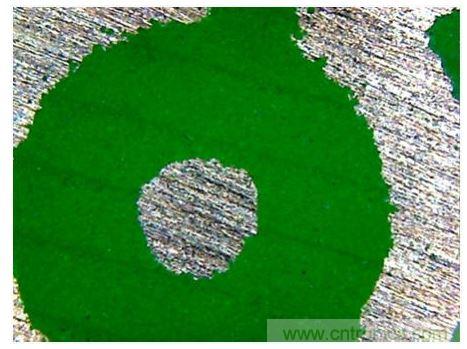 在應(yīng)用密封材料后，所有空隙都被封住了