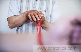 周立功“懸絲診脈”專(zhuān)業(yè)打造電源模塊熱設(shè)計(jì)