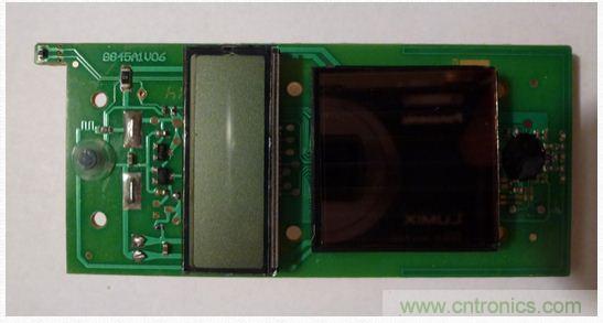 圖5：移開電池后的PCB另一面。