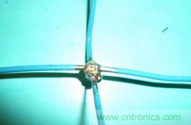 技術(shù)宅要逆天，DIY四點(diǎn)定位燈實(shí)現(xiàn)虛擬實(shí)境游戲