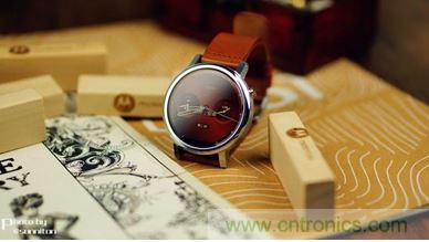 Moto 360 二代:“精益求精”的細(xì)節(jié)仍無(wú)法彌補(bǔ)功能的缺失