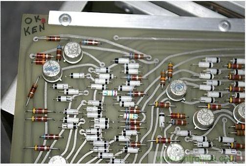 拆解也懷舊，讓人驚嘆的古董級(jí)可編程科學(xué)計(jì)算器 from 1966