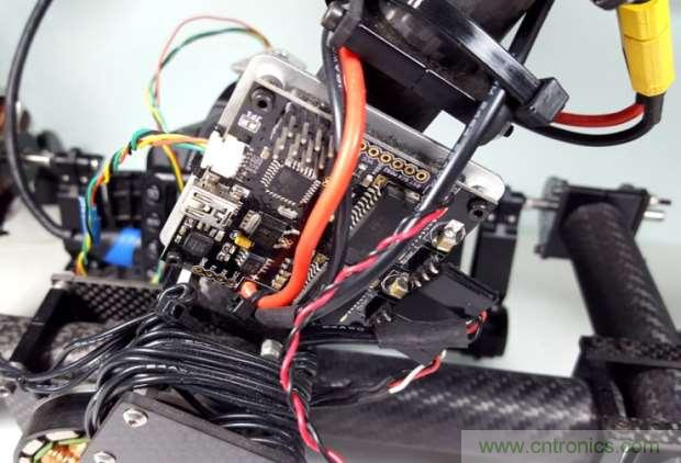 攝影發(fā)燒友：想要相機(jī)穩(wěn)如雞頭，學(xué)我DIY自平衡相機(jī)穩(wěn)定器