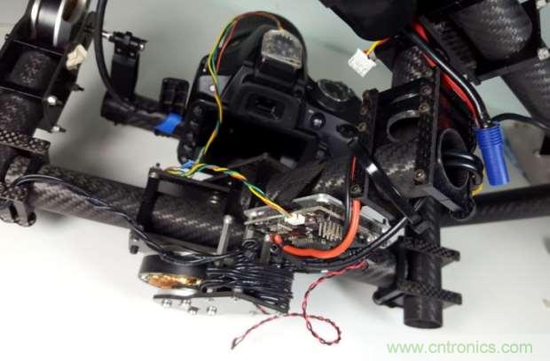 攝影發(fā)燒友：想要相機(jī)穩(wěn)如雞頭，學(xué)我DIY自平衡相機(jī)穩(wěn)定器