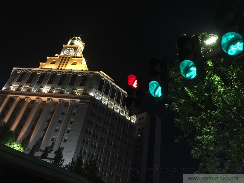 無邊框的 nubia Z9 ，一款既有驚喜，又有驚艷的智能手機(jī)