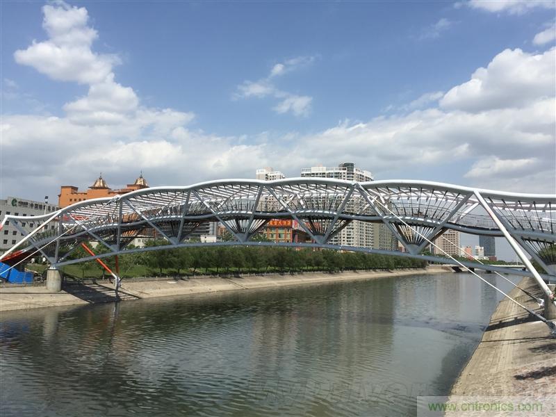 無邊框的 nubia Z9 ，一款既有驚喜，又有驚艷的智能手機(jī)