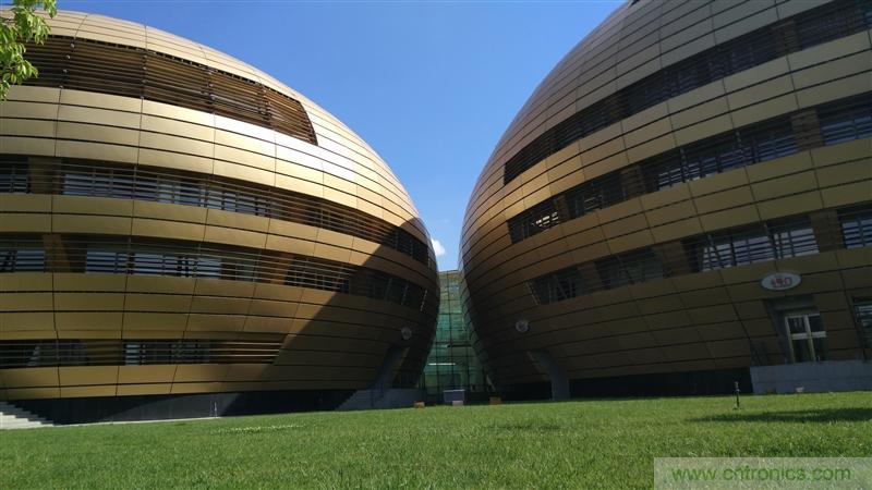 無邊框的 nubia Z9 ，一款既有驚喜，又有驚艷的智能手機(jī)