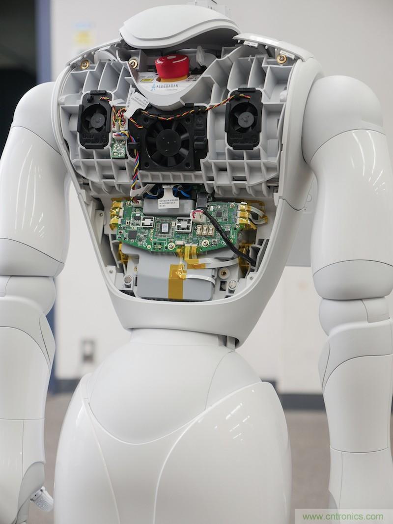 拆解筆記本不過(guò)癮，那就來(lái)拆拆日本情感機(jī)器人吧！