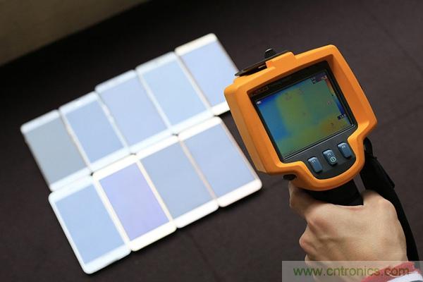 2015年9款千元智能手機橫評：誰才是紅海霸主？