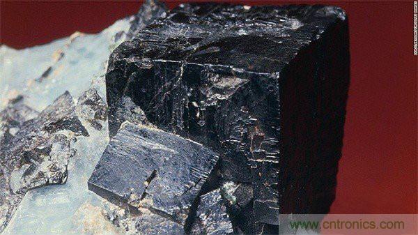 此光伏電池腦洞大開，黑科技逆襲成黑馬