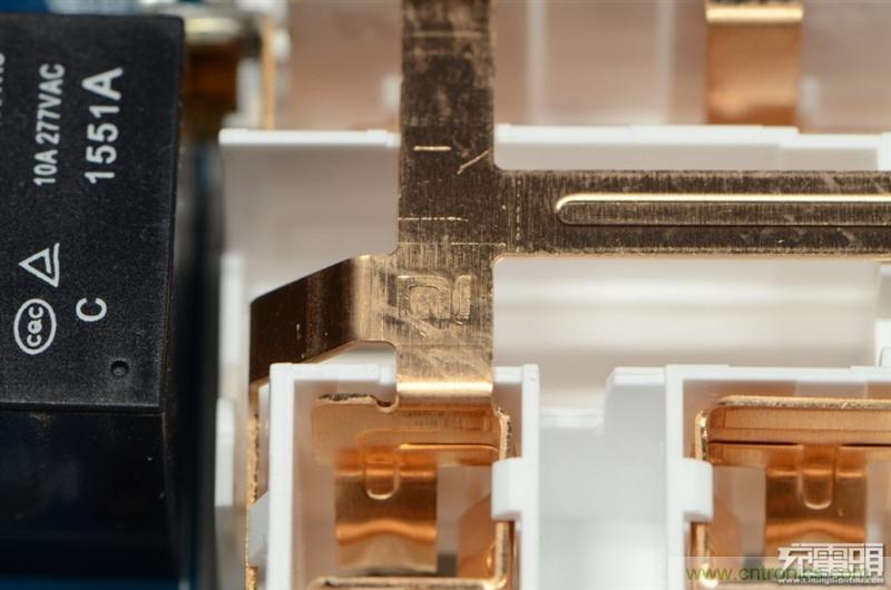 做工怒贊 神秘芯片！小米智能插線板拆解、評測