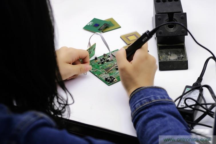 一款能喚起 70 后工程師朋友&ldquo;童年趣事&rdquo;的迷你電烙鐵！