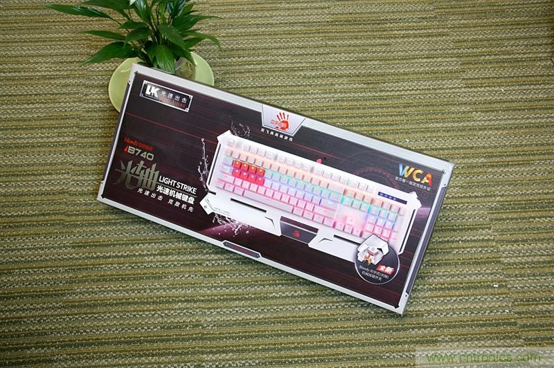 曾經(jīng)的網(wǎng)吧統(tǒng)治者&mdash;雙飛燕血手幽靈機(jī)械鍵盤，真世界最快？