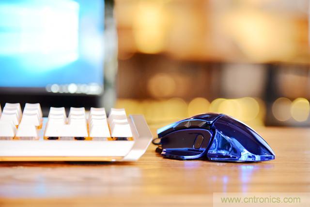 左手寫愛，右手寫他&mdash;&mdash;從此鍵盤鼠標(biāo)不分家！