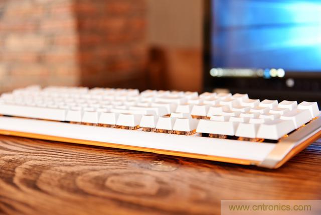 左手寫愛，右手寫他&mdash;&mdash;從此鍵盤鼠標(biāo)不分家！