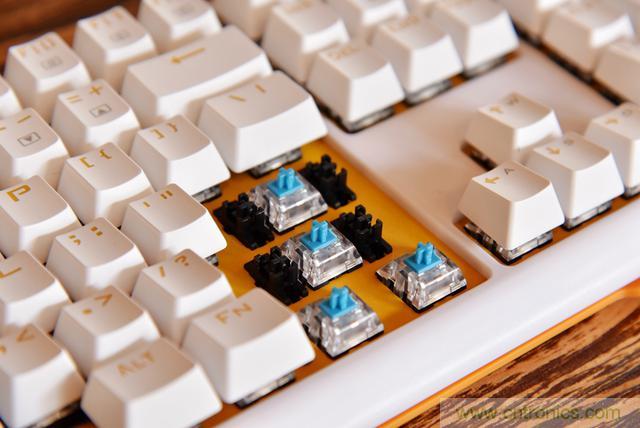 左手寫愛，右手寫他&mdash;&mdash;從此鍵盤鼠標(biāo)不分家！