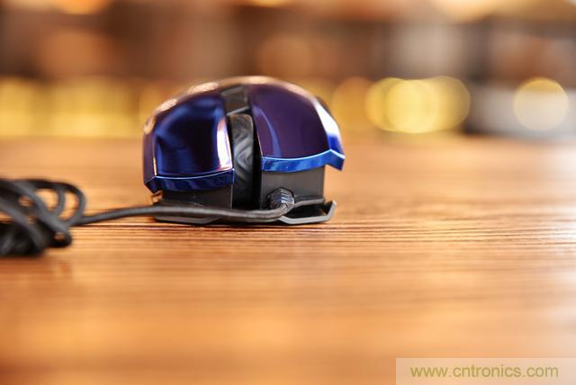 左手寫愛，右手寫他&mdash;&mdash;從此鍵盤鼠標(biāo)不分家！