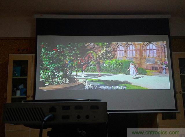 無屏電視時代已然來臨，客廳你做好準(zhǔn)備了嗎？