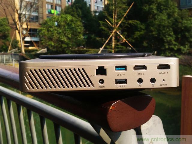 無屏電視時代已然來臨，客廳你做好準(zhǔn)備了嗎？