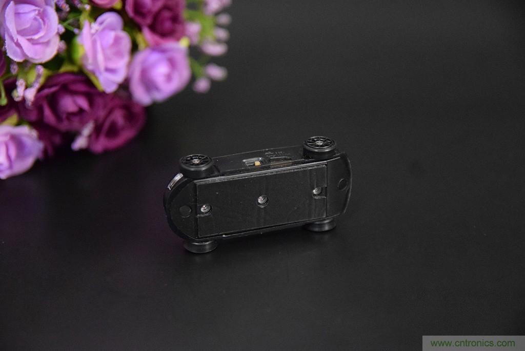 虛擬與現(xiàn)實(shí)相結(jié)合的飛車游戲，讓你體驗(yàn)速度與激情的碰撞！