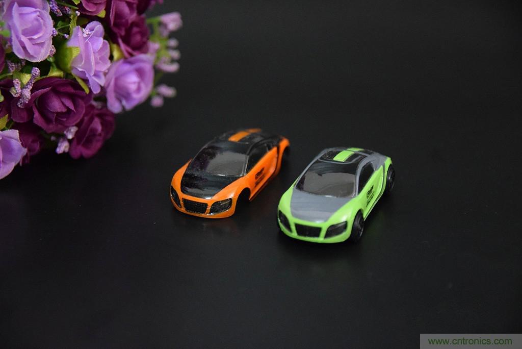 虛擬與現(xiàn)實(shí)相結(jié)合的飛車游戲，讓你體驗(yàn)速度與激情的碰撞！