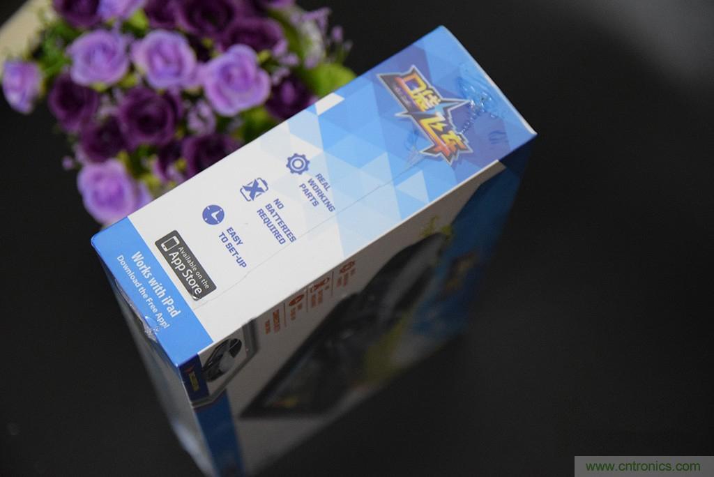 虛擬與現(xiàn)實(shí)相結(jié)合的飛車游戲，讓你體驗(yàn)速度與激情的碰撞！