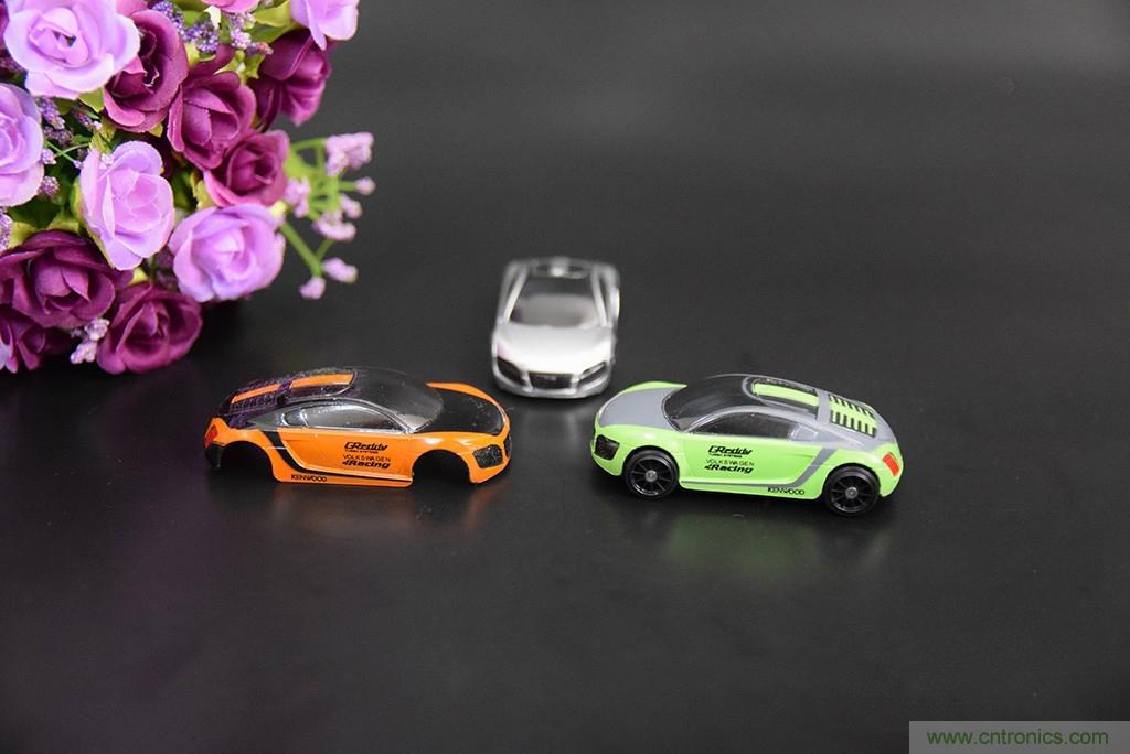 虛擬與現(xiàn)實(shí)相結(jié)合的飛車游戲，讓你體驗(yàn)速度與激情的碰撞！